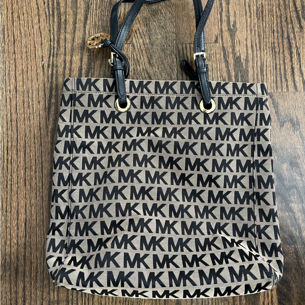 Michael Kors medium logo tote bag